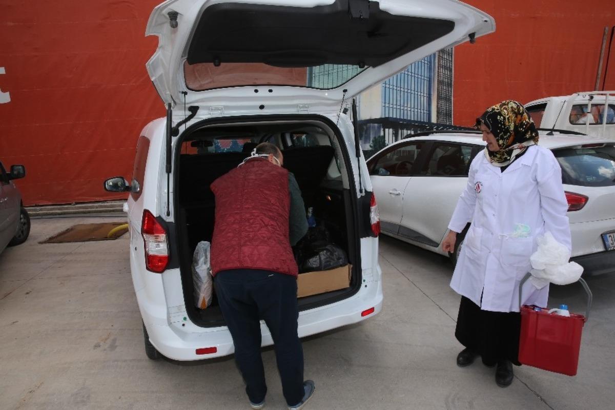 &Uuml;mraniye&rsquo;de yaşlılara y&ouml;nelik korona vir&uuml;s temizliği