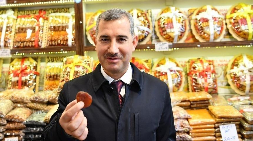 T&uuml;rkiye&rsquo;nin 81 ilindeki 81 okula kayısı g&ouml;nderilecek