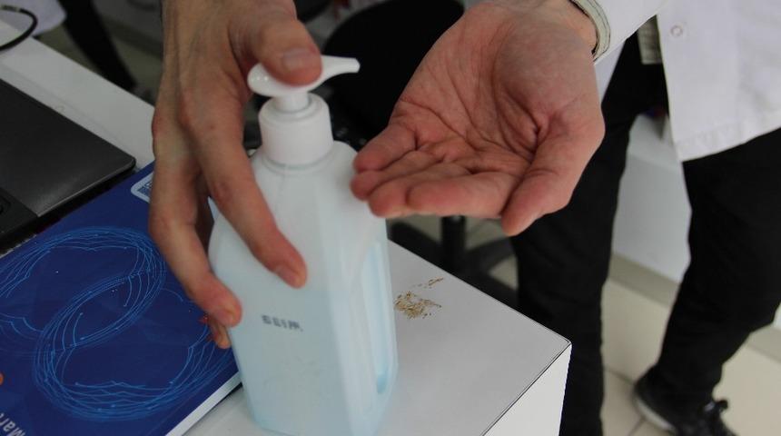 Koronavir&uuml;sten korunmak i&ccedil;in dezenfektan alırken nelere dikkat etmeliyiz?