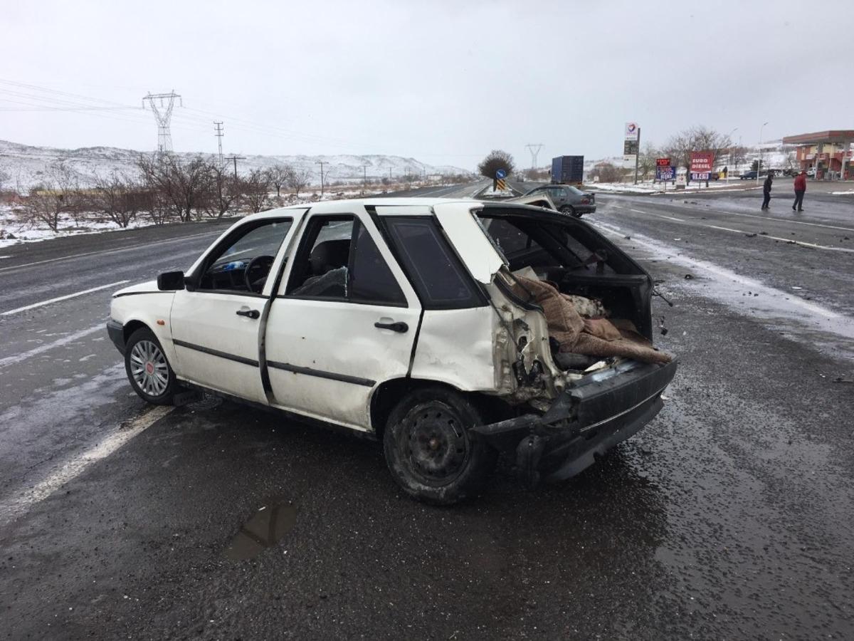 İncesu&rsquo;da otomobiller &ccedil;arpıştı: 1 yaralı