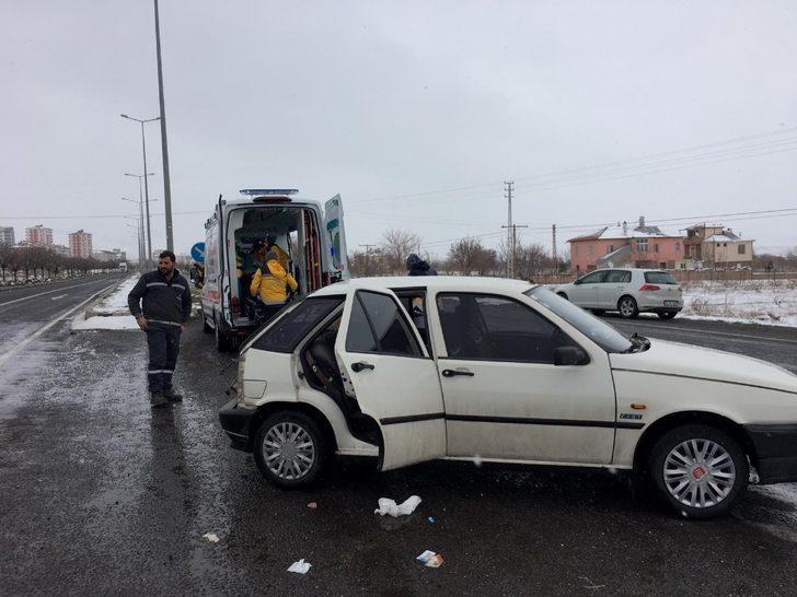 İncesu’da otomobiller çarpıştı 1 yaralı Kayseri Haberleri