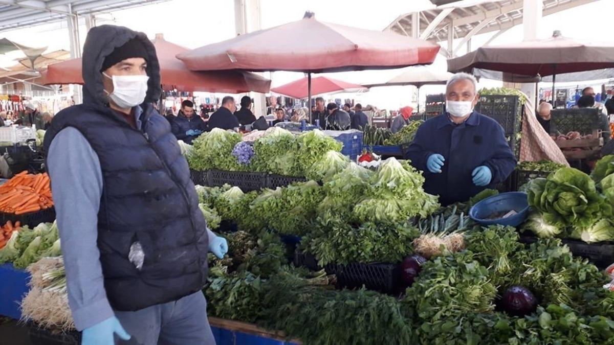 Salihli &Ccedil;arşamba Pazarı&rsquo;nda korona &ouml;nlemi