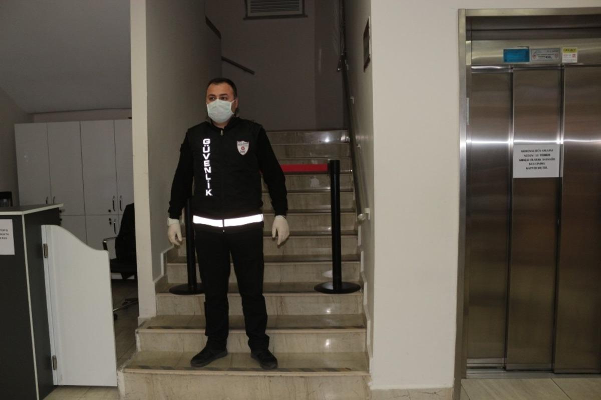 Belediye binasına koronavir&uuml;s tedbiri