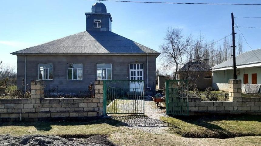 DAT&Uuml;B Ahıskalıların yaşadığı k&ouml;ylerdeki camiler tamir ediyor