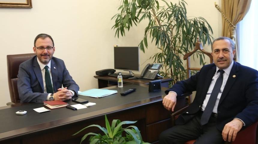 Arvas, “Önceliğimiz gençliğimiz ve şehrimizdir”