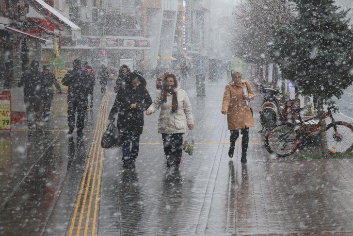Bolu ve Düzce'de kar etkili oluyor G2