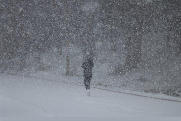 Bolu ve Düzce'de kar etkili oluyor G3