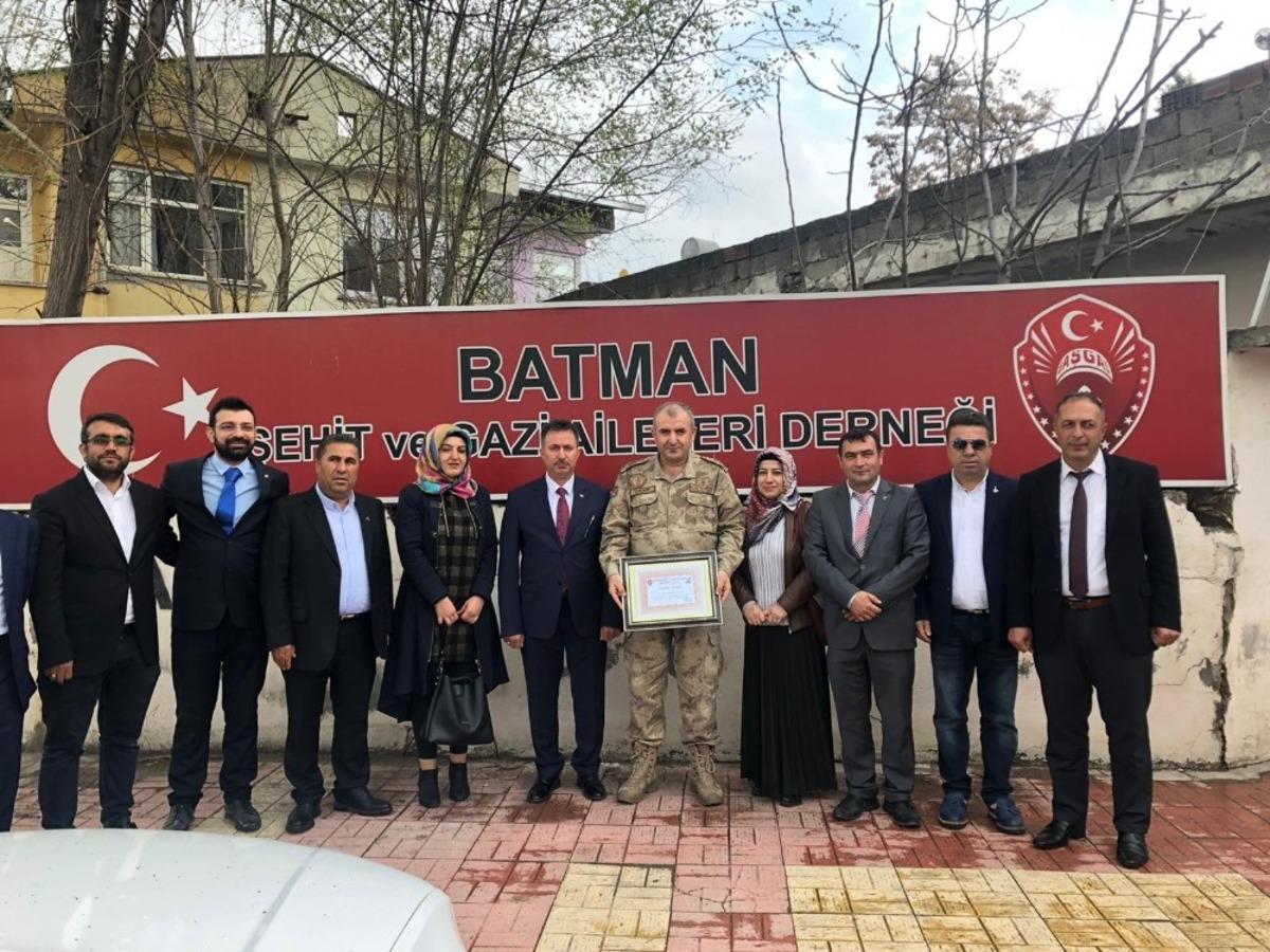 Albay &Ccedil;akmak&rsquo;tan şehit yakınlarına ziyaret