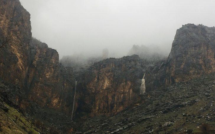 Sağanak yağış şelale oluşturdu G3