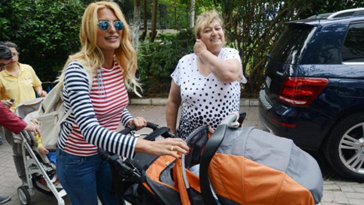 Bu kez oğluyla yürüyüşte G5