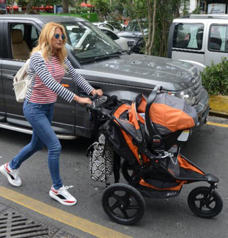 Bu kez oğluyla yürüyüşte G3