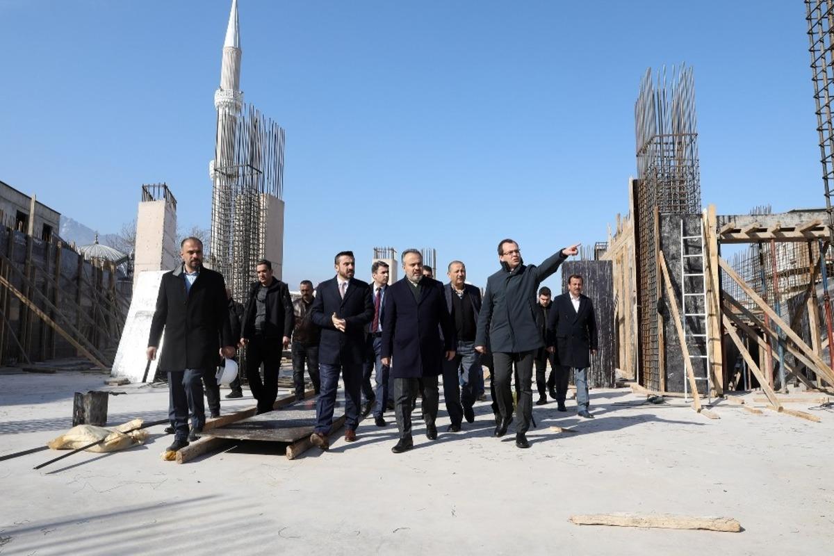 Kestel otopark ve pazar alanında hummalı &ccedil;alışma