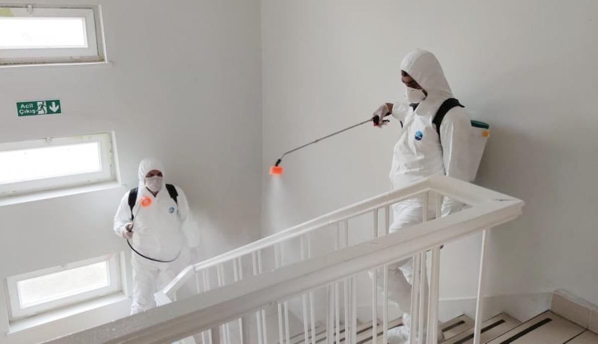 Korona vir&uuml;se karşı dezenfekte &ccedil;alışmaları s&uuml;r&uuml;yor