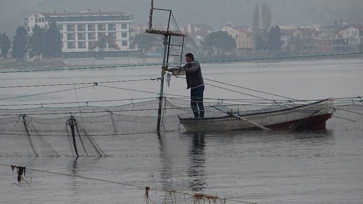 Binlerce yıllık yöntemle günde 1 ton balık yakalıyorlar G5