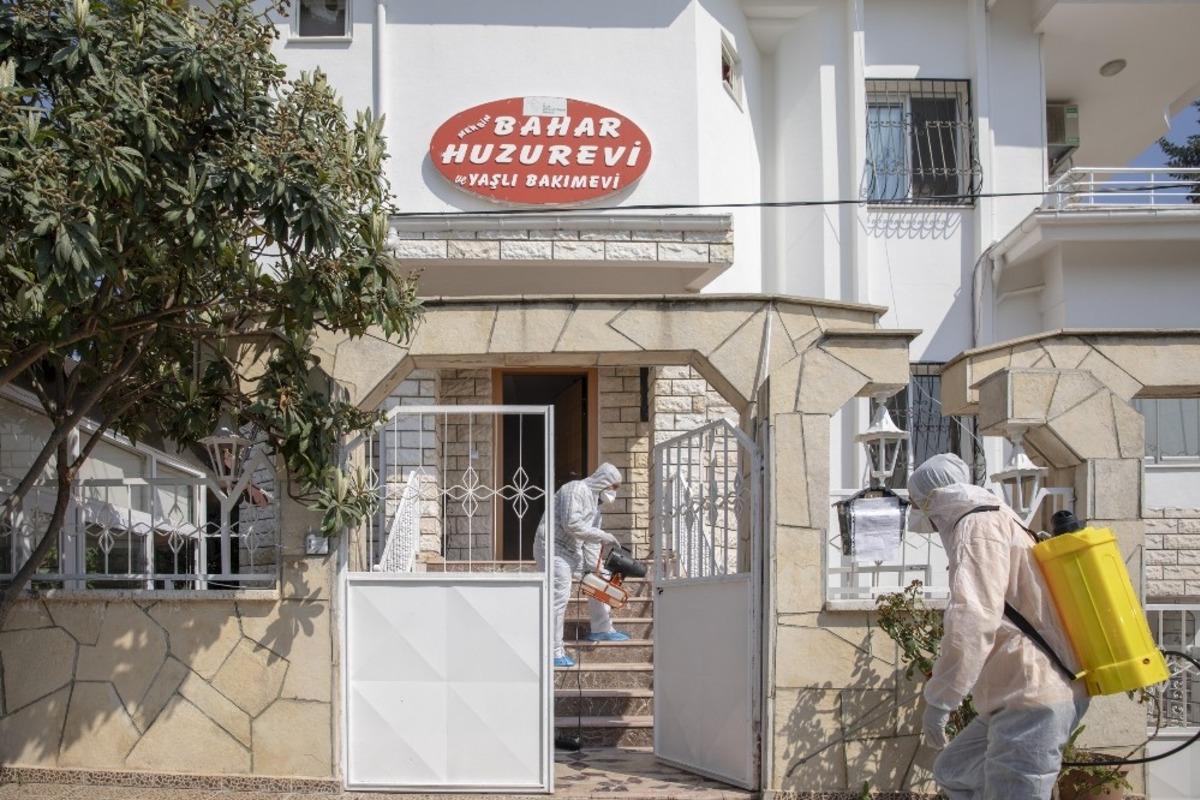 Huzurevleri de korona vir&uuml;se karşı dezenfekte ediliyor