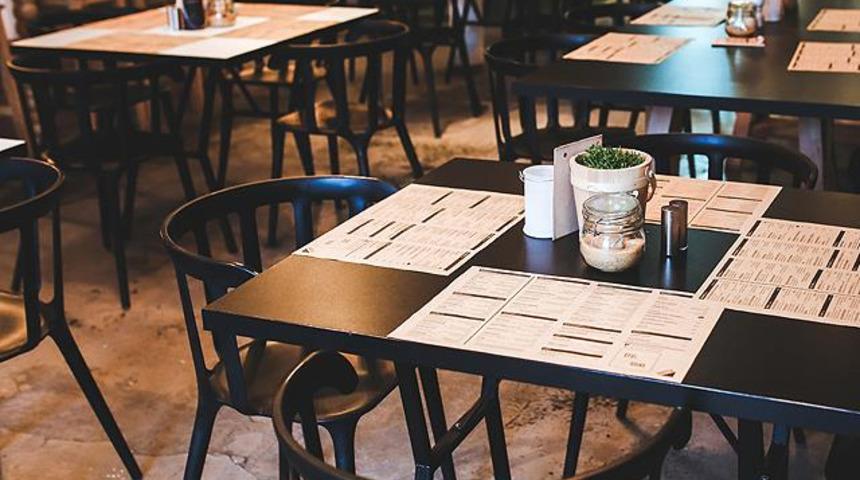 Sağlık Bakanlığı'ndan restoranlar için son dakika 'bir metre' kararı