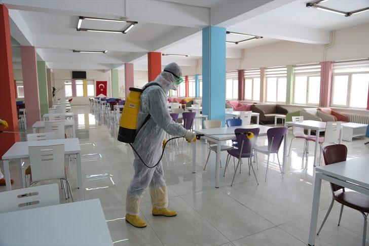 Cumhuriyet Üniversitesinde koronavirüse karşı ilaçlama yapıldı G1