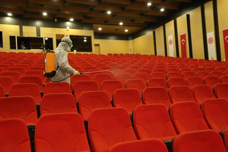 Cumhuriyet Üniversitesinde koronavirüse karşı ilaçlama yapıldı G2