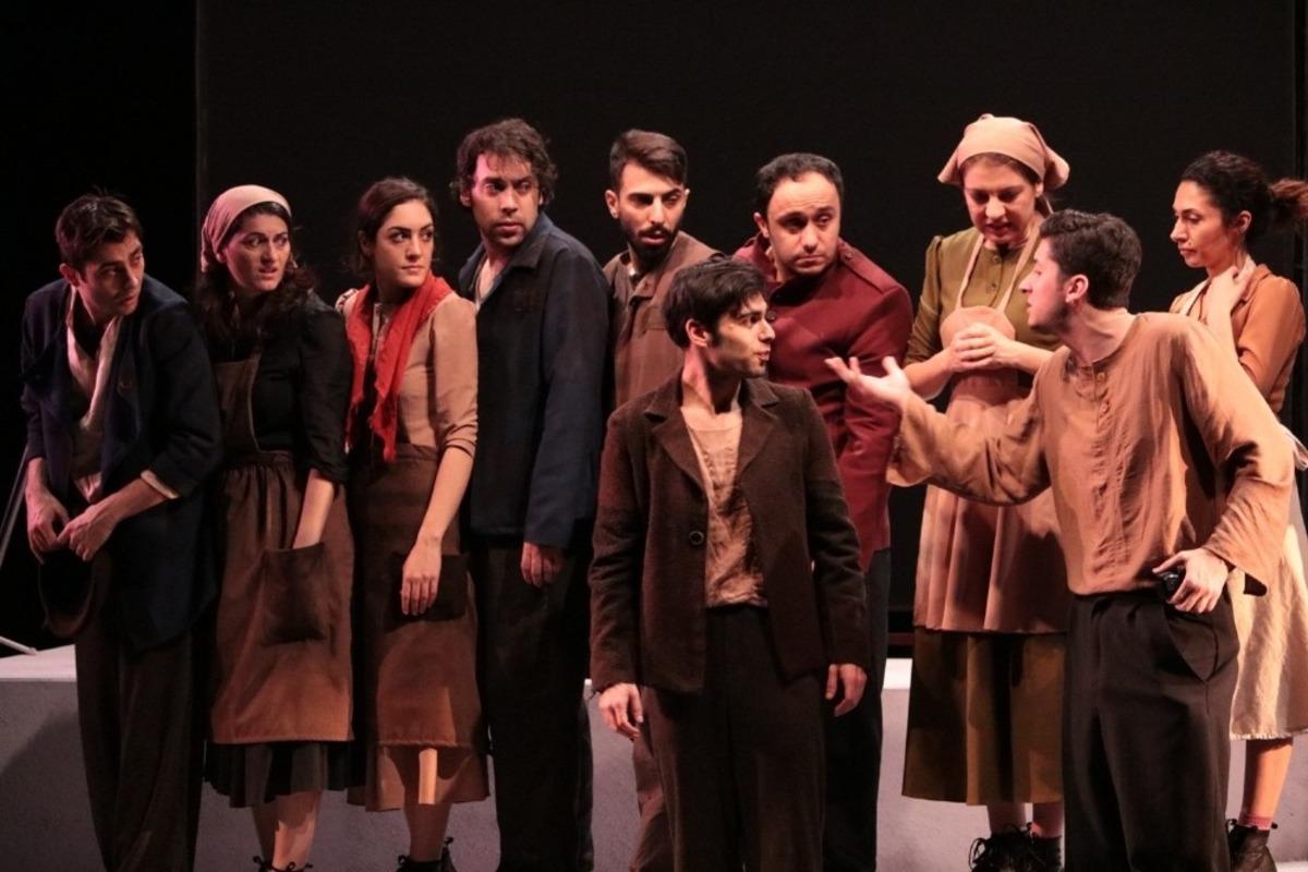 Koronavir&uuml;s nedeniyle dışarı &ccedil;ıkamayanlar evden tiyatro izleyebilecek!