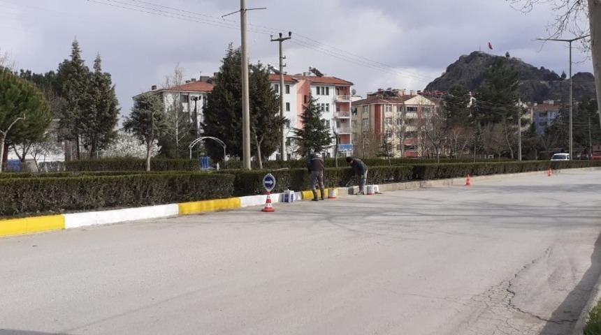 Osmancık&rsquo;ta bord&uuml;rler boyanıyor