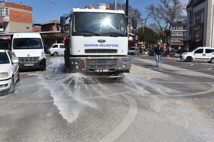Havran’da 24 saat aralıksız dezenfekte çalışması yapılıyor G2