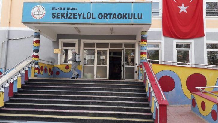 Havran’da 24 saat aralıksız dezenfekte çalışması yapılıyor G4