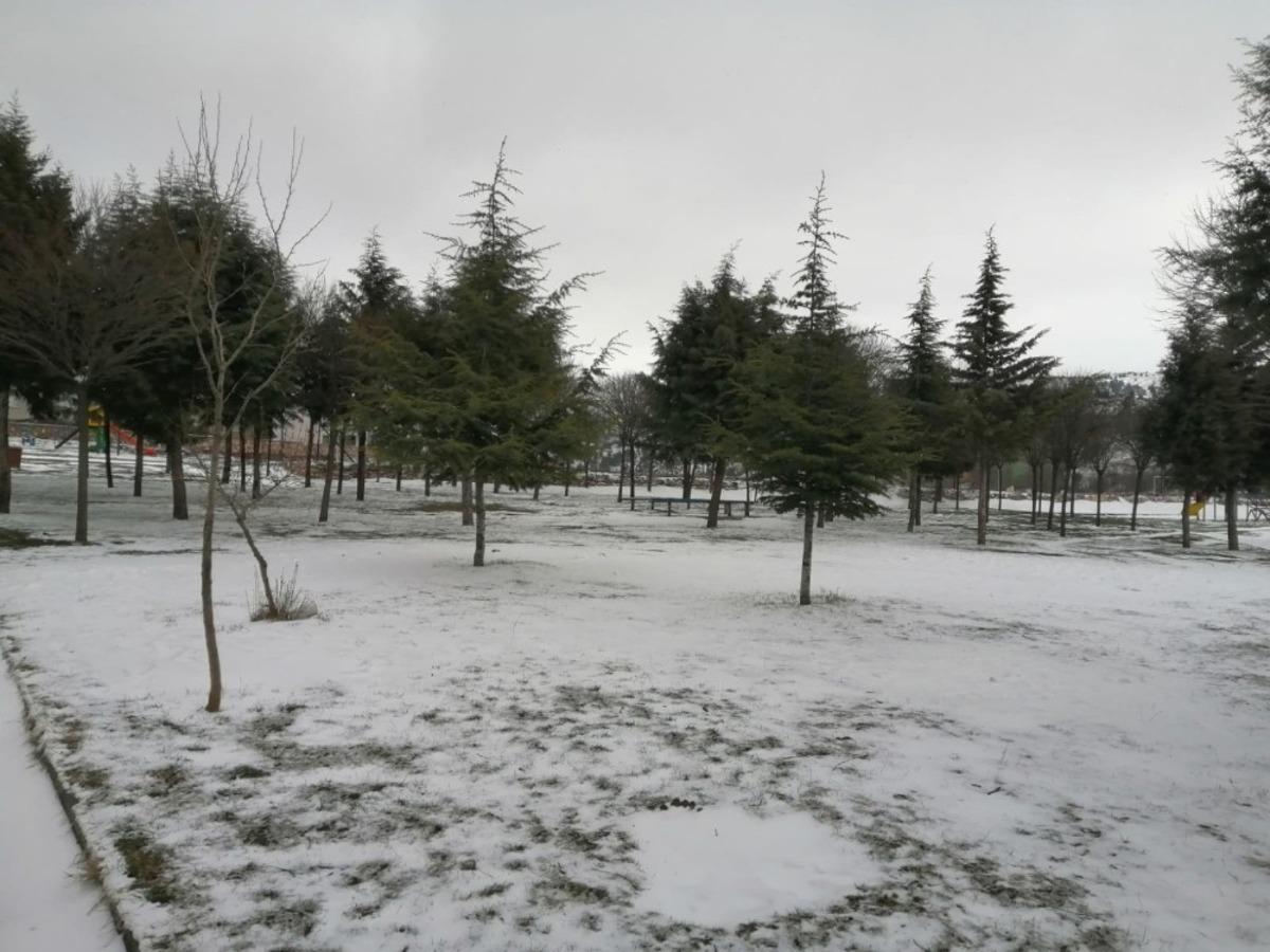 Karbasan k&ouml;y&uuml;nde kar eksik olmuyor