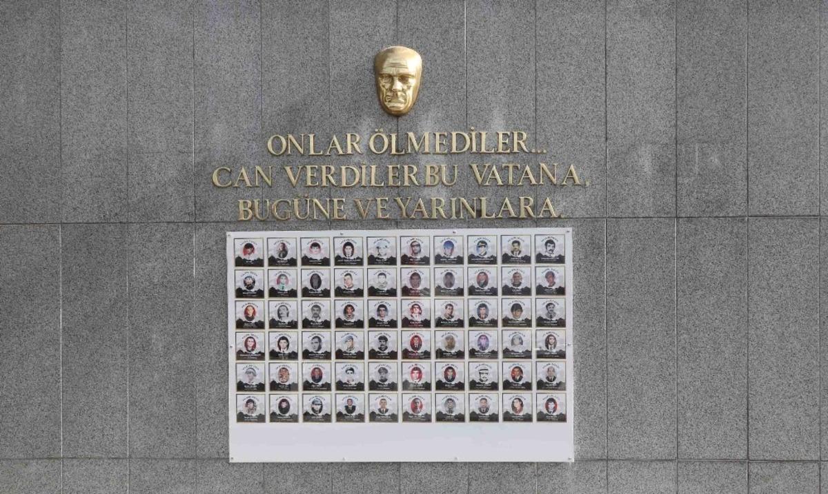 Bayraklı&rsquo;da şehitler anıtı yenilendi