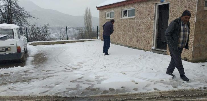 Osmaneli’nin yüksek kesimleri beyaza büründü G2