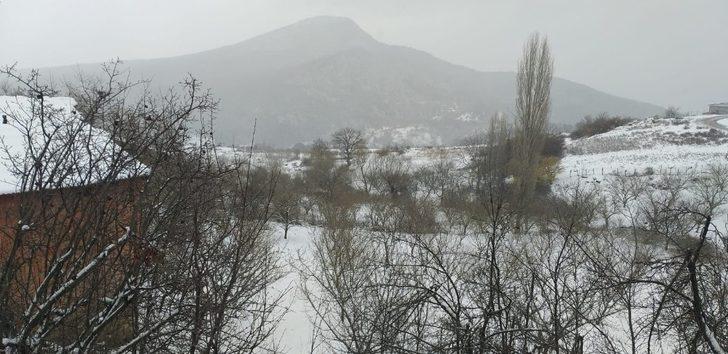 Osmaneli’nin yüksek kesimleri beyaza büründü G4