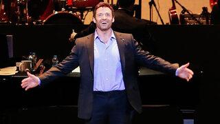 Gösteriye ünlüler akın etti