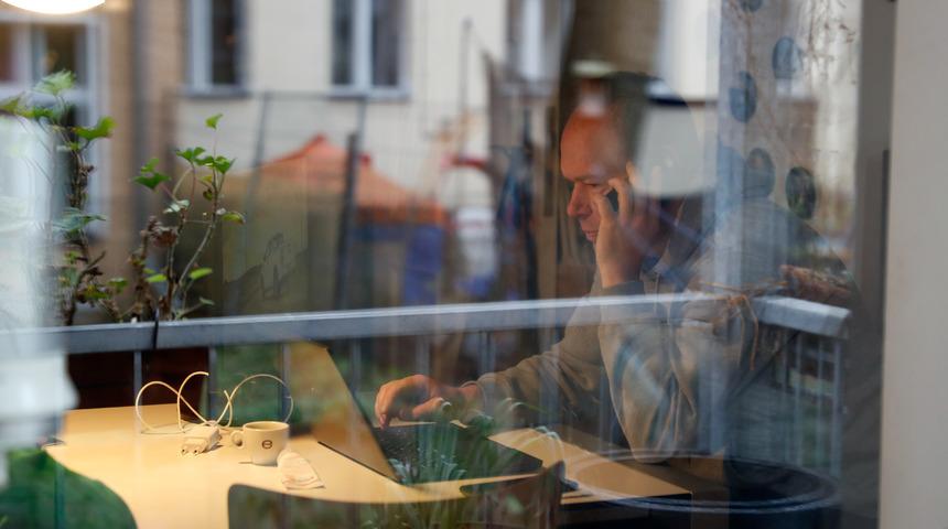 Son dakika: Almanya'da koronavir&uuml;s vaka sayısı bir g&uuml;nde 2 bin 801 kişi arttı