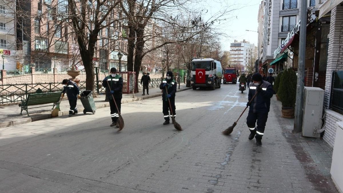 Odunpazarı&rsquo;nda cadde ve sokaklar yıkandı