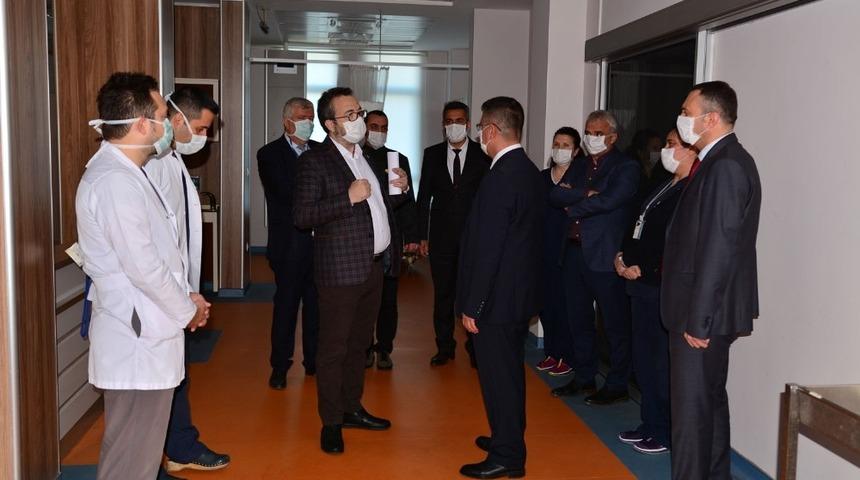 Rekt&ouml;r Kuş &Uuml;niversite Hastanesini inceledi