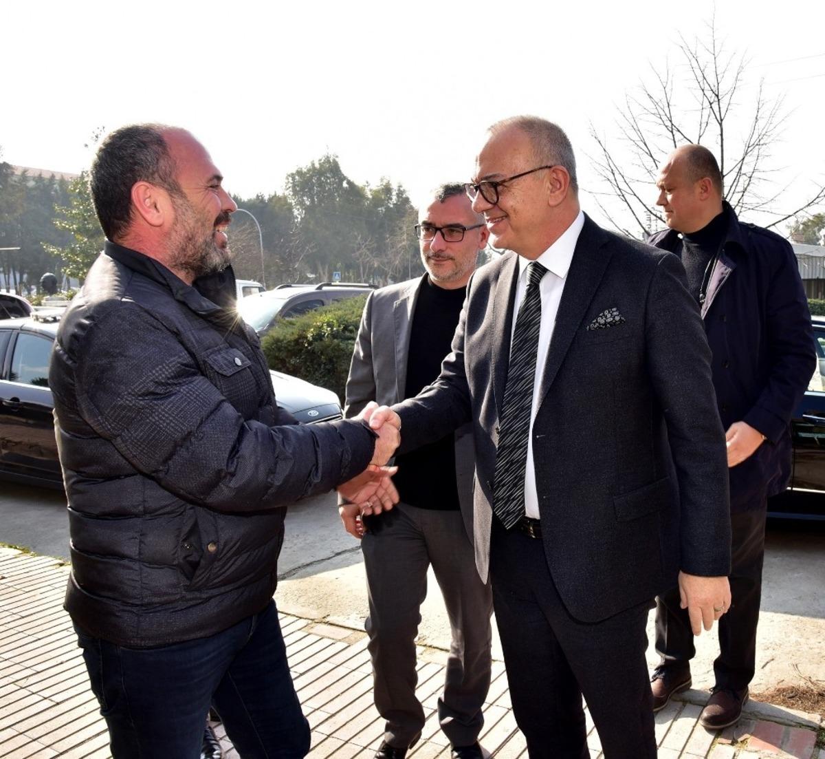 Manisa B&uuml;y&uuml;kşehir Belediyesi, bakanlık genelgesiyle kapatılan iş yerlerinden kira almayacak