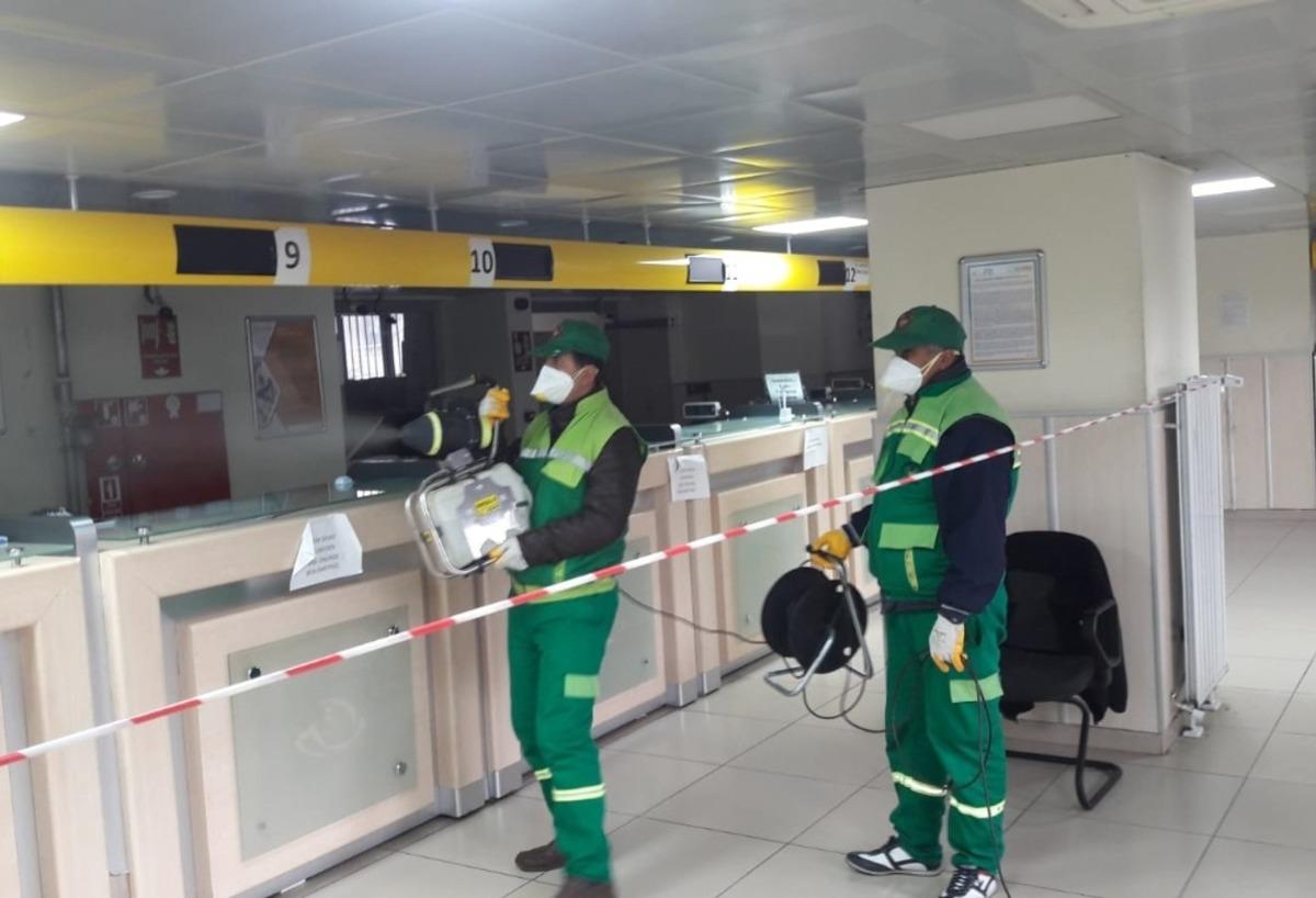 Resmi kurumlar korona vir&uuml;s&uuml;ne karşı dezenfekte ediliyor