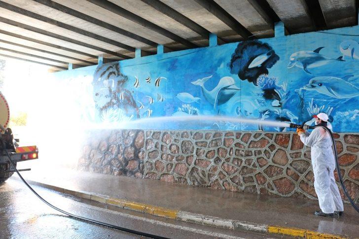 Körfez’de caddeler yıkanıyor G3