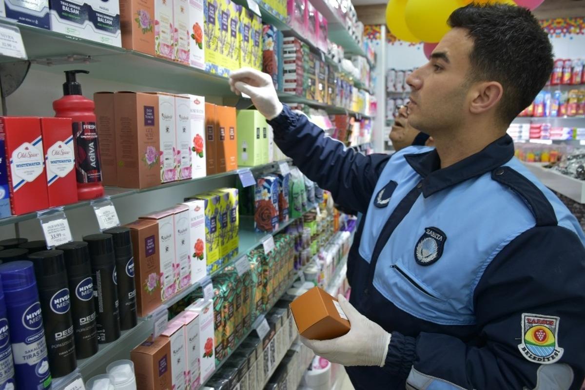 Tarsus&rsquo;ta kozmatik &uuml;r&uuml;n satan işletmeler denetlendi