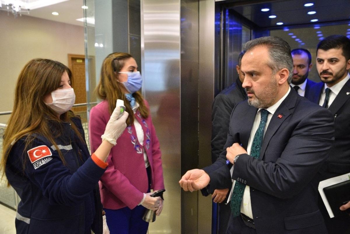 Bursa B&uuml;y&uuml;kşehir meclisinde &uuml;st d&uuml;zey korona &ouml;nlemi