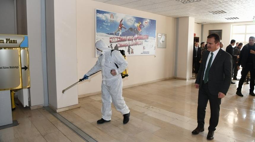 Vali Akbıyık, dezenfekte &ccedil;alışmalarını denetledi