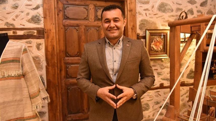 Okulların a&ccedil;ıldığı ilk g&uuml;n 81 ilden 81 okula Alanya muzu