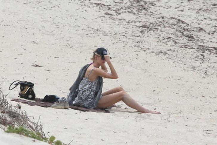 Kumsalda aşka geldiler G4