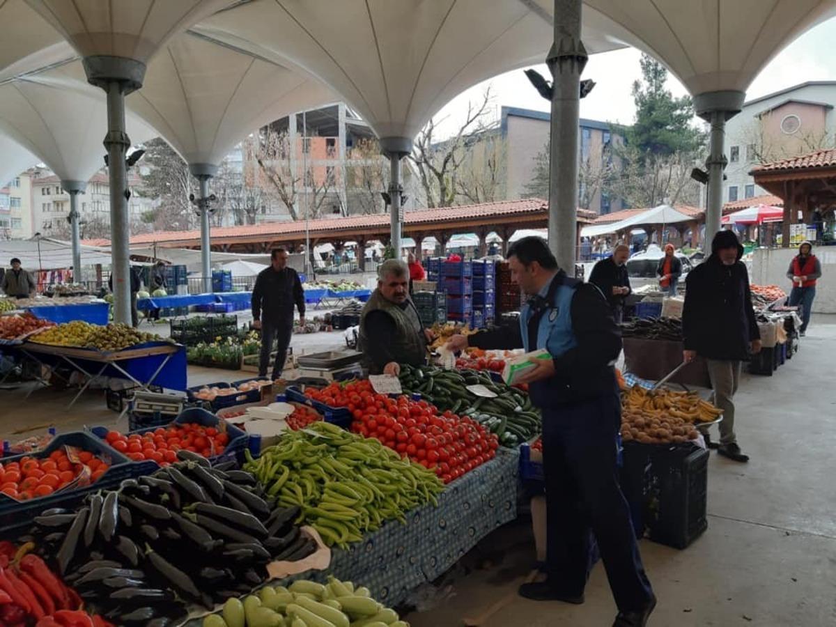Pazar esnafına korona vir&uuml;s anlatıldı