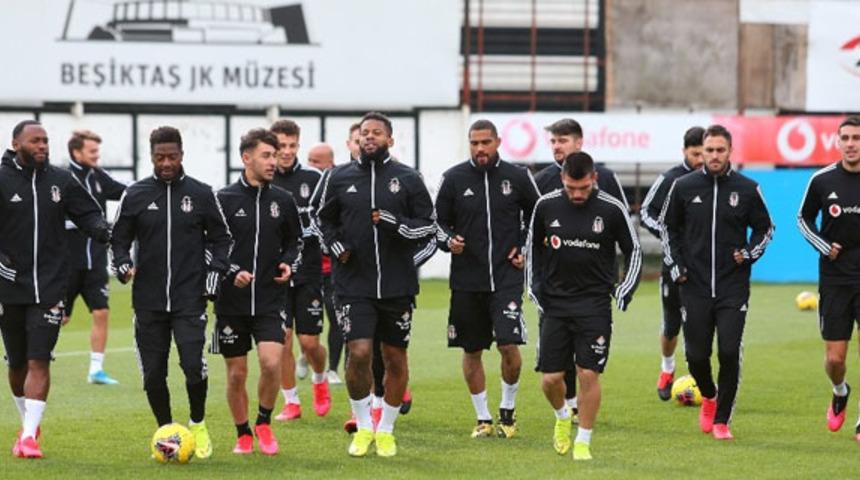Beşiktaş'tan koronavir&uuml;s uyarısı! ''Evinizden &ccedil;ıkmayın!''