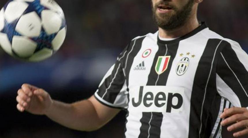 Juventus'un yıldız futbolcusu Higuain, koronavir&uuml;s karantinasından ka&ccedil;arken yakalandı!
