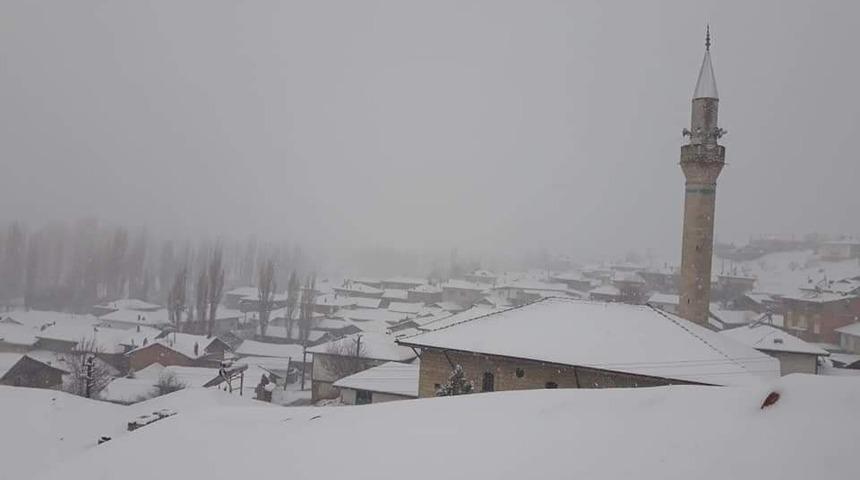 Mart ayında 10 santimetre kar
