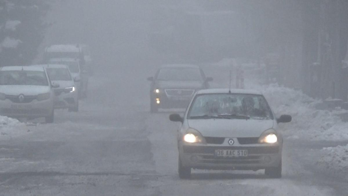Kars&rsquo;ta yoğun sis etkili oluyor