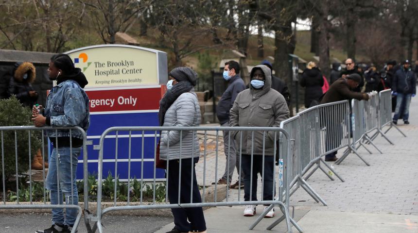 ABD'de koronavirüs nedeniyle ölenlerin sayısı son 24 saatte 322 arttı