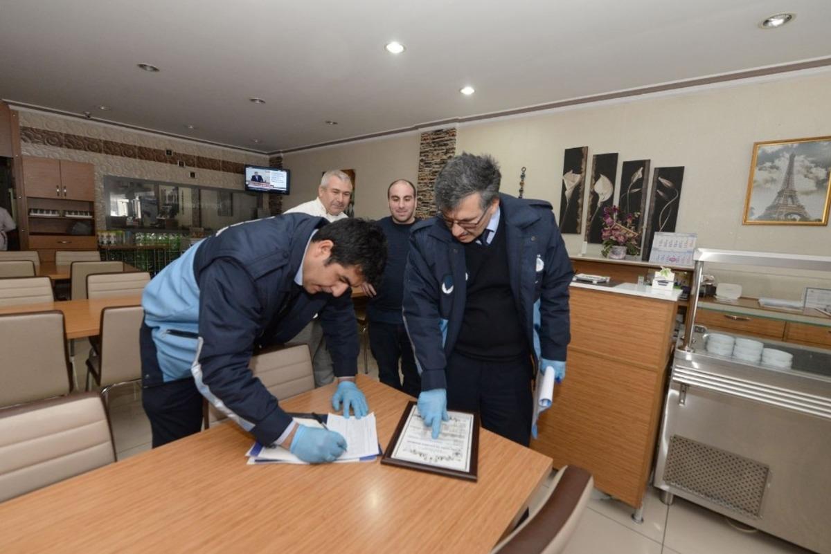 Altındağ zabıtası korona vir&uuml;s tedbirlerine uyulup uyulmadığını kontrol ediyor