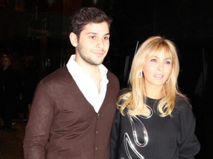 Hakan Sabancı gönlünü Lara Surol'a kaptırdı G4